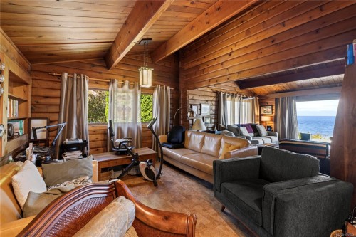 2310 Seabank Rd, Courtenay, BC 