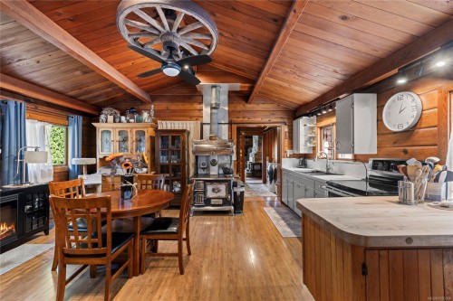 2310 Seabank Rd, Courtenay, BC 