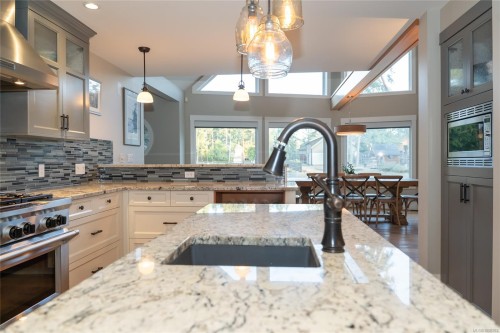 2065 Sanders Rd, Nanoose Bay, BC 
