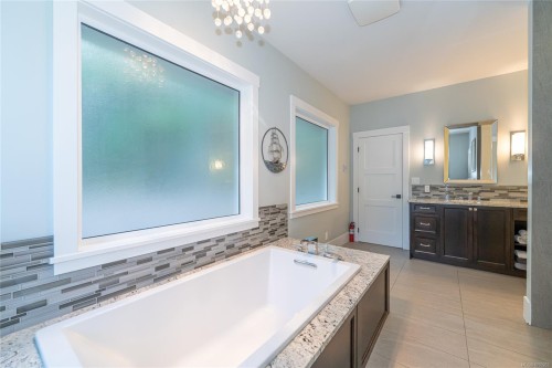 2065 Sanders Rd, Nanoose Bay, BC 