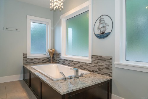 2065 Sanders Rd, Nanoose Bay, BC 