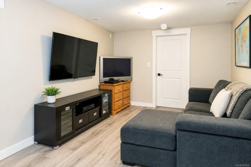 2065 Sanders Rd, Nanoose Bay, BC 