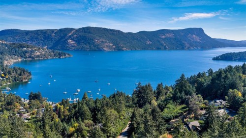 6693 Genoa Bay Rd, Duncan, BC 