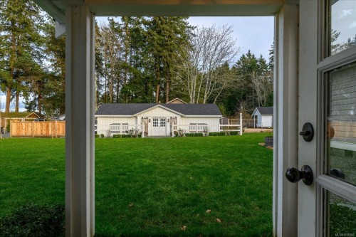 7128 Benwaldun Rd, Lantzville, BC 