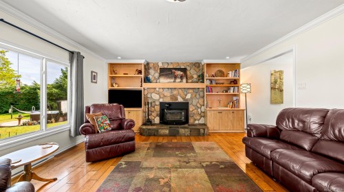 7410 Yake Rd, Fanny Bay, BC 