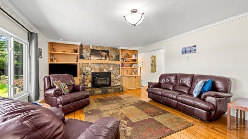 7410 Yake Rd, Fanny Bay, BC 