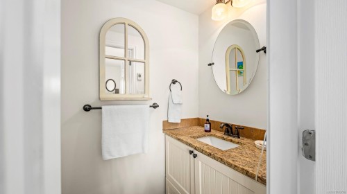 7410 Yake Rd, Fanny Bay, BC 