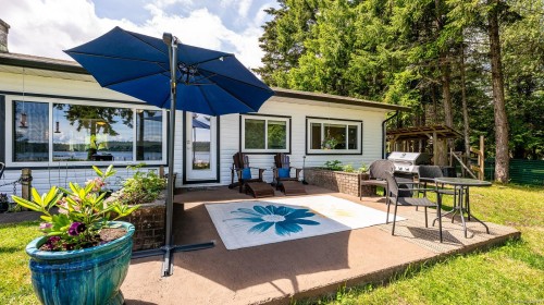 7410 Yake Rd, Fanny Bay, BC 