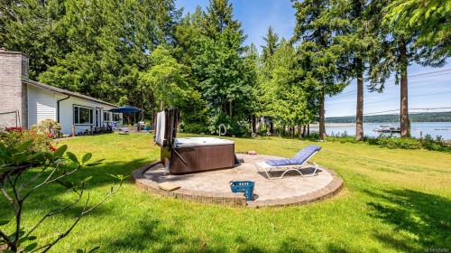 7410 Yake Rd, Fanny Bay, BC 