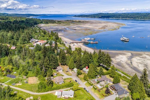 7410 Yake Rd, Fanny Bay, BC 