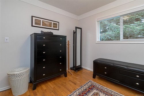 3960 Cumberland Rd, Saanich, BC 