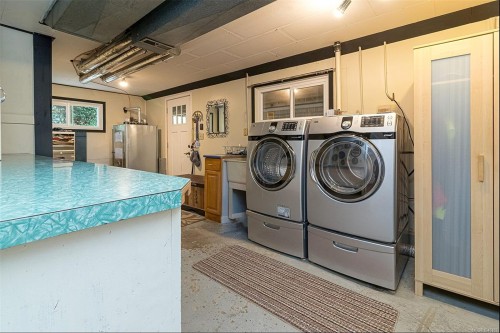 3960 Cumberland Rd, Saanich, BC 