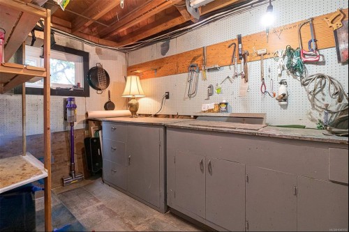 3960 Cumberland Rd, Saanich, BC 