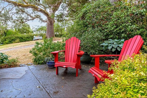 3960 Cumberland Rd, Saanich, BC 