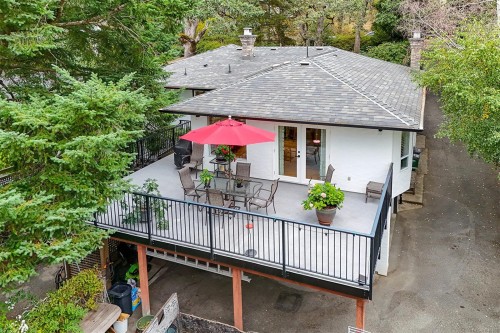 3960 Cumberland Rd, Saanich, BC 