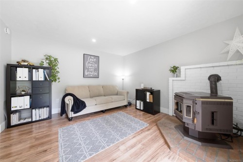#8-6766 Central Saanich Rd, Central Saanich, BC 