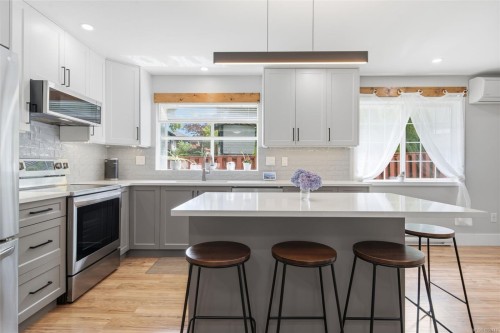 #8-6766 Central Saanich Rd, Central Saanich, BC 