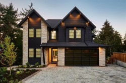3912 Woodlands Pl Saanich, BC V8N 4J8