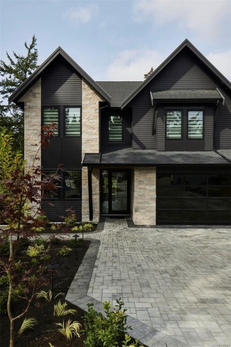 3912 Woodlands Pl, Saanich, BC 