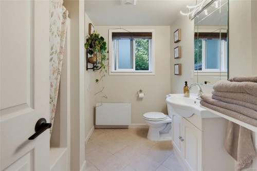 3668 Princess Ave, Cobble Hill, BC 