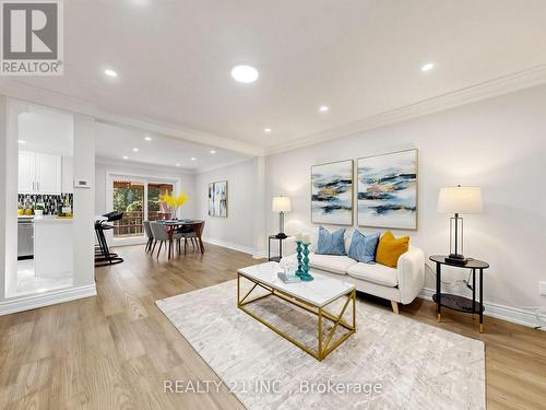 120 Queensbury Avenue, Toronto, ON 