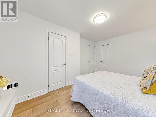 120 Queensbury Avenue, Toronto, ON 