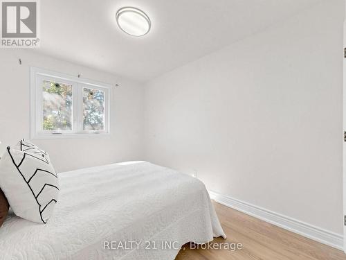120 Queensbury Avenue, Toronto, ON 