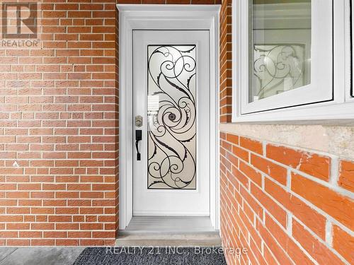 120 Queensbury Avenue, Toronto, ON 