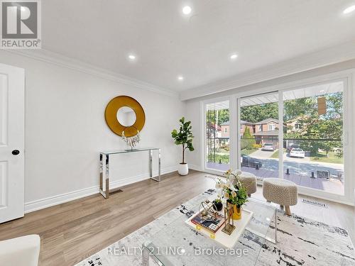 120 Queensbury Avenue, Toronto, ON 