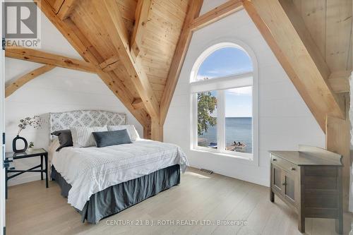247 Lakeshore Road W, Oro-Medonte, ON 