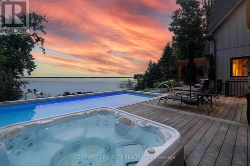 247 Lakeshore Road W, Oro-Medonte, ON 