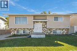 3343 Fairlight DRIVE Saskatoon, SK S7M 4N1