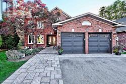 1530 CANADA COURT Oakville, ON L6H 5A8