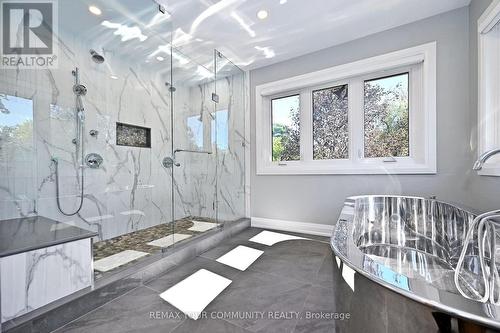 Stainless Steel Soaker Tub - Huge Walk-in Shower - 1530 Canada Court, Oakville, ON 