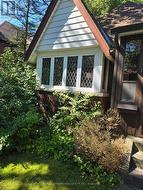 274 INDIAN ROAD Toronto, ON M6R 2X2