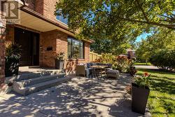 541 HAMBLING COURT  Burlington, ON L7N 3S4