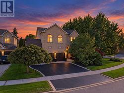 340 OAKRIDGE COURT Oakville, ON L6H 5T9