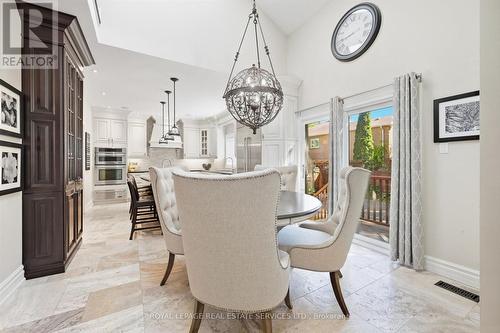 Vaulted Breakfast Area w/2024 Sliding Door Walkout - 340 Oakridge Court, Oakville, ON 