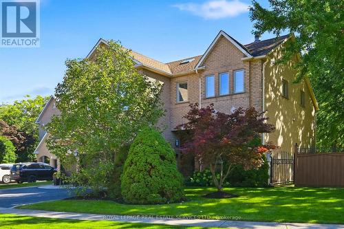 Impressive Residence w/a Prof. Finished Basement! - 340 Oakridge Court, Oakville, ON 