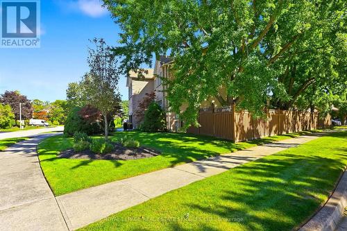 Quiet River Oaks Court - An Ideal Family Setting! - 340 Oakridge Court, Oakville, ON 