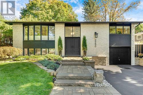 2250 Dunedin Road, Oakville, ON 