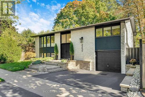 2250 Dunedin Road, Oakville, ON 