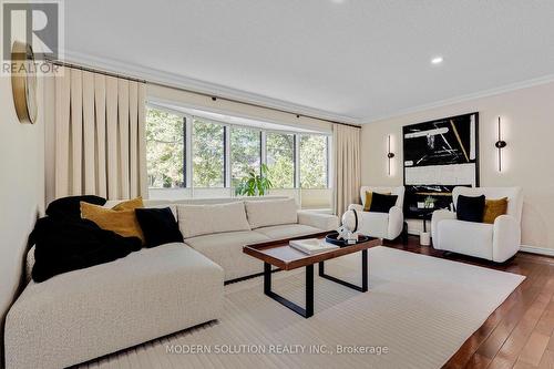 2250 Dunedin Road, Oakville, ON 