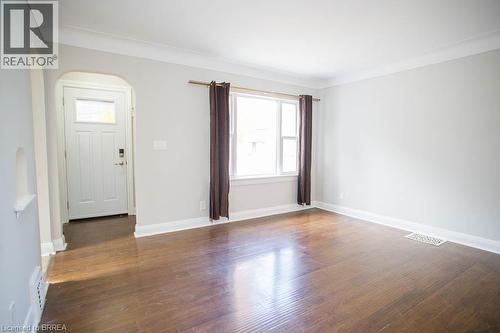 76 MOUNT PLEASANT Street , Brantford, Ontario N3T 1T1 3