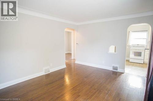 76 MOUNT PLEASANT Street , Brantford, Ontario N3T 1T1 4