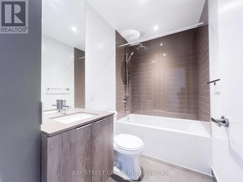 7404 - 448 BURNHAMTHORPE ROAD W , Mississauga, Ontario L5B 0R4 5