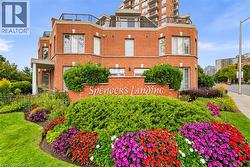 442 MAPLE Avenue Unit# TH9  Burlington, ON L7S 2L7