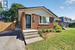 86 ST CLAIR CRESCENT  London South (South O), ON N6J 3E4