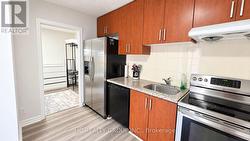 UPPER - 34 CARUS AVENUE Toronto, ON M6G 2A4