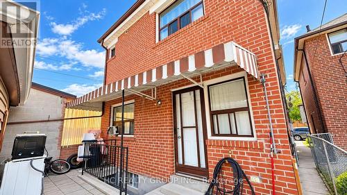 UPPER - 34 CARUS AVENUE , Toronto, Ontario M6G 2A4 2